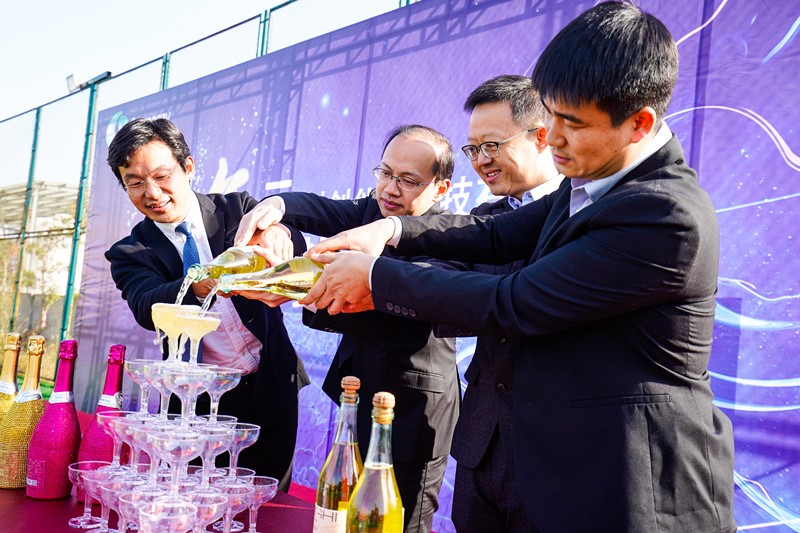 公司十周年庆.jpg